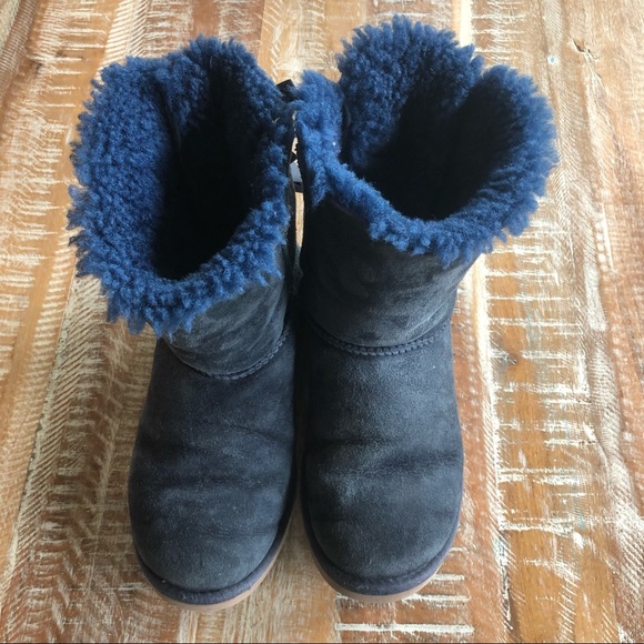 UGG women’s Bailey Bow II Boots - Picture 4 of 15